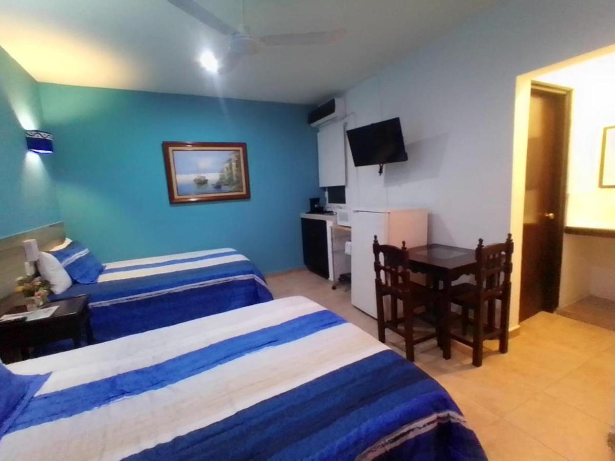 Hotel Acuario Playa Del Carmen Room photo