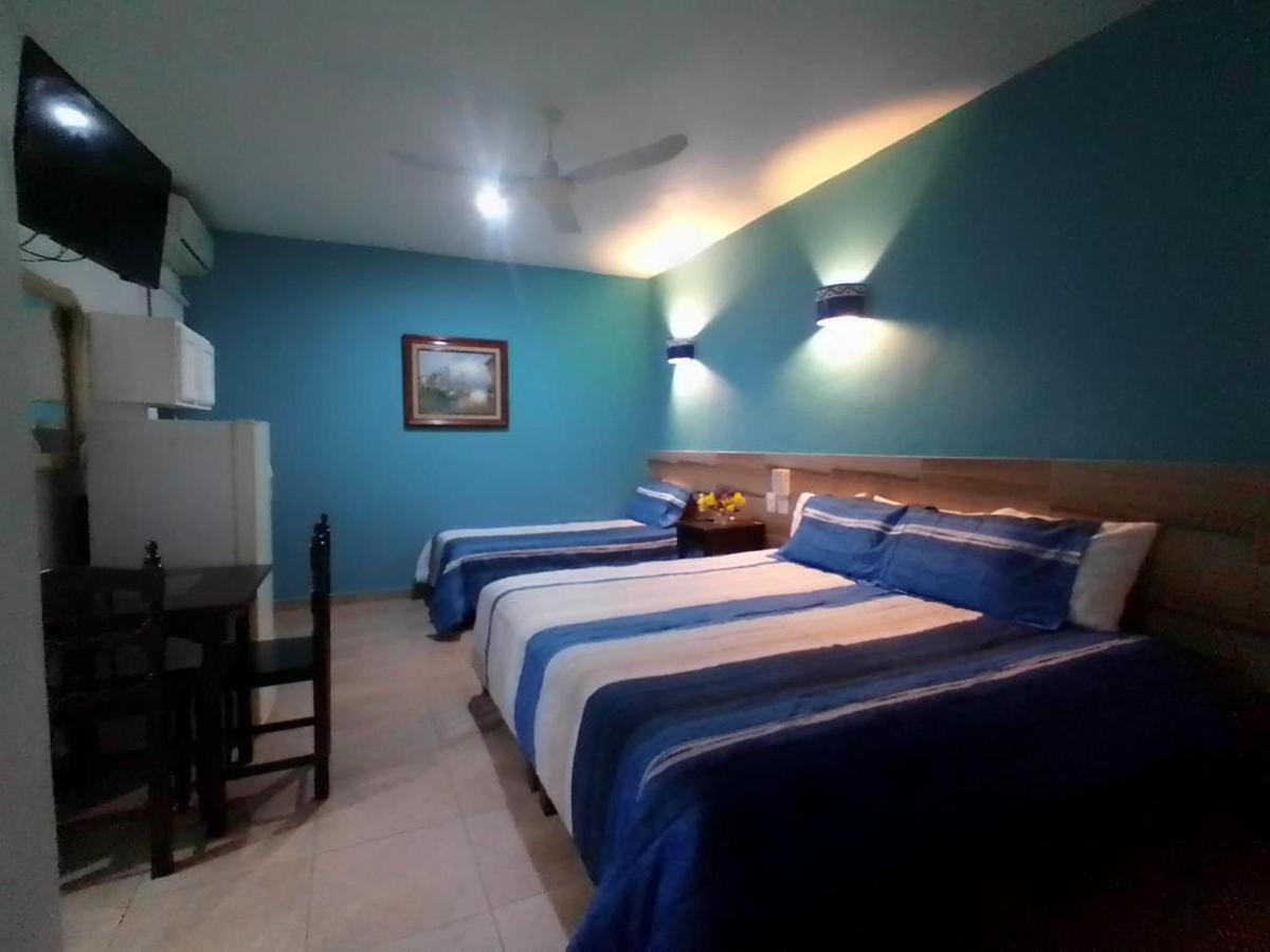 Hotel Acuario Playa Del Carmen Room photo